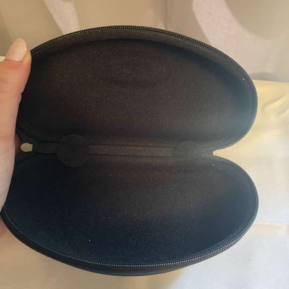 Oakley Sunglasses Eyeglass CaseBlack Zip Storage Hard Shell EUC - Picture 7 of 7